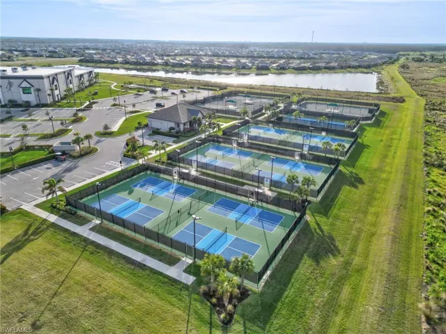 Outdoor Pickleball