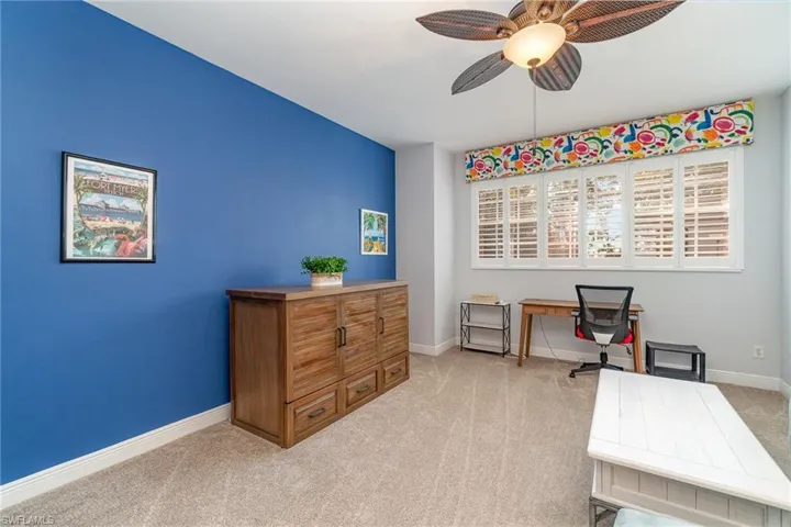 Den queen Murphy bed