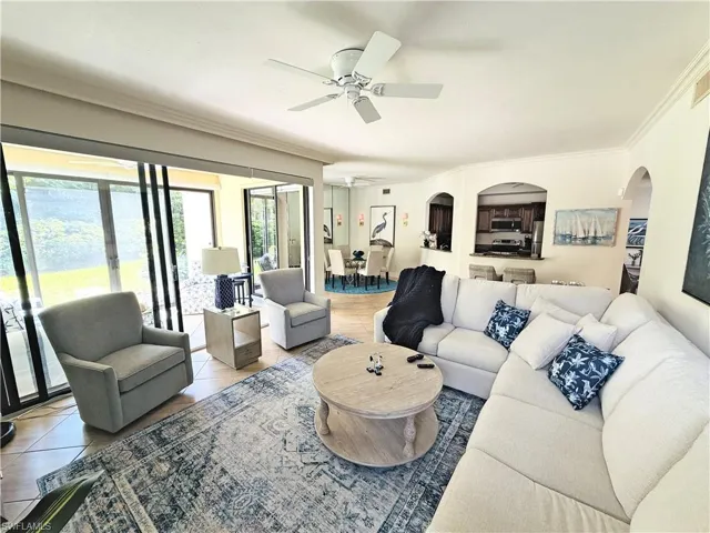 7056 Pelican Bay Blvd 105, Naples, Florida 34108
