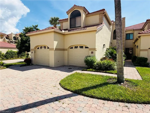 7056 Pelican Bay Blvd 105, Naples, Florida 34108