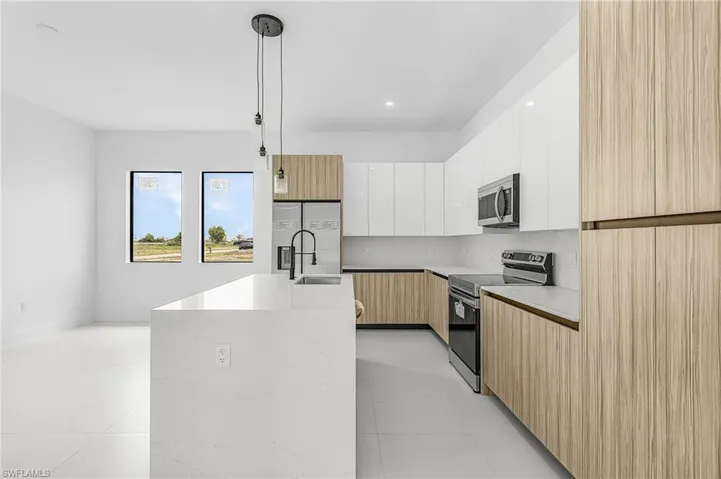1306 NE 3rd  AVE, Cape Coral, FL 33909