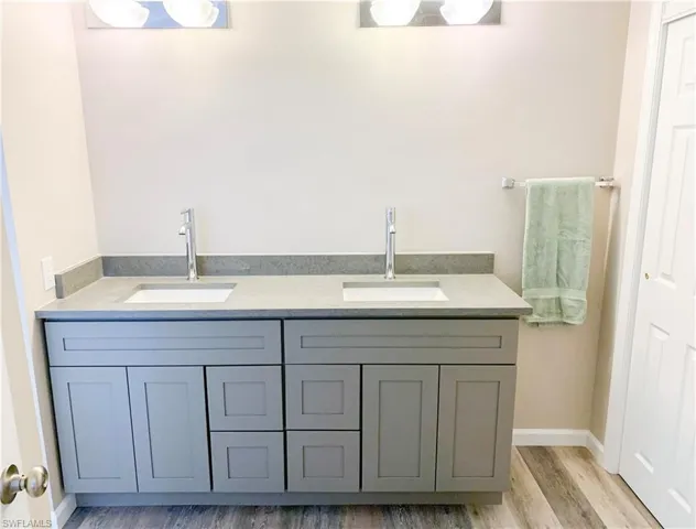 Primary En-suite bathroom