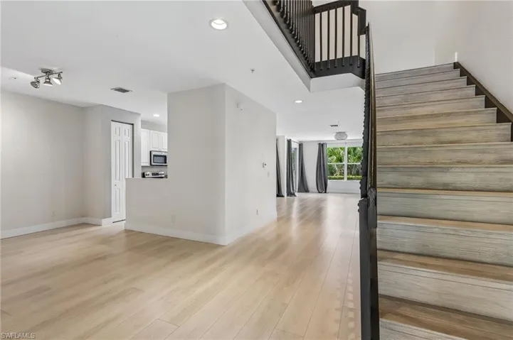 1410 Mariposa Cir 102, Naples, Florida 34105
