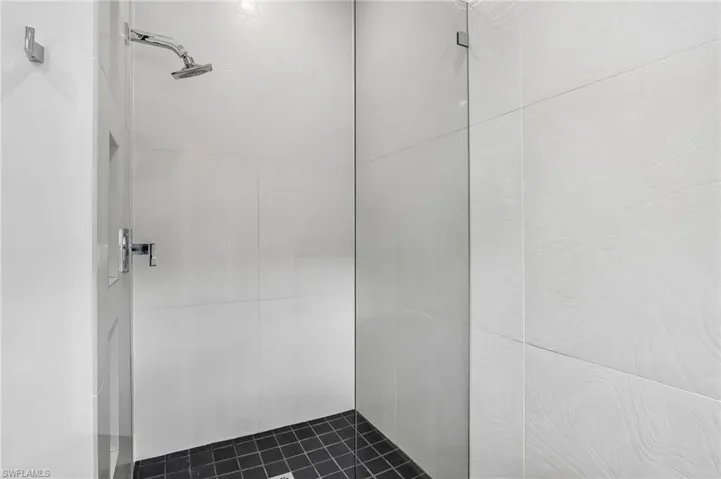 1410 Mariposa Cir 102, Naples, Florida 34105