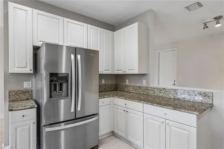 1410 Mariposa Cir 102, Naples, Florida 34105