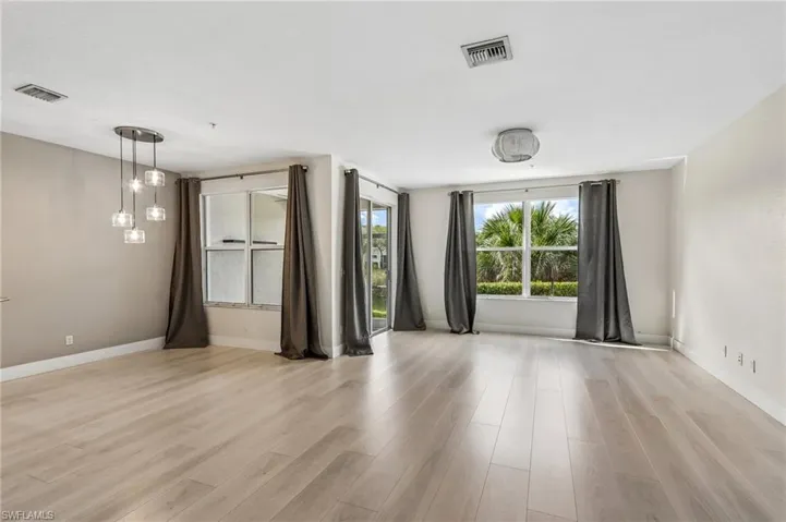 1410 Mariposa Cir 102, Naples, Florida 34105