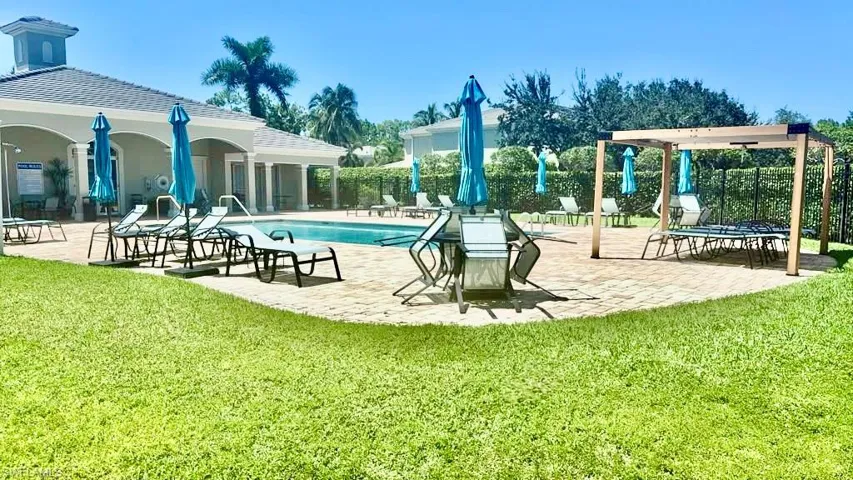 1410 Mariposa Cir 102, Naples, Florida 34105