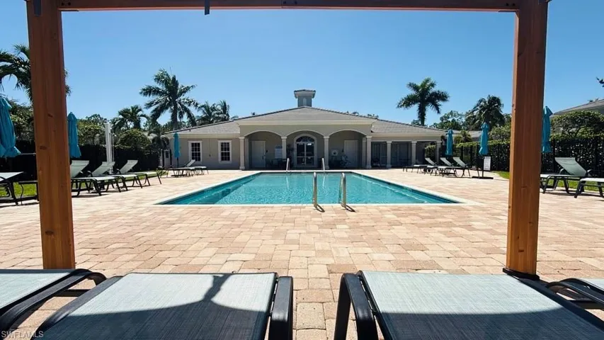 1410 Mariposa Cir 102, Naples, Florida 34105