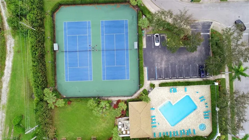 Birds eye view of property