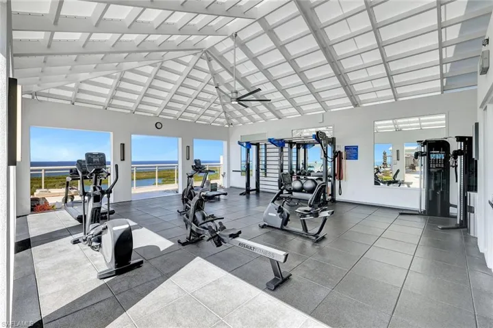 rooftop gym tower 300