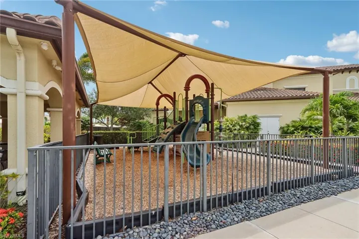 13783 Luna Dr, Naples, Florida 34109