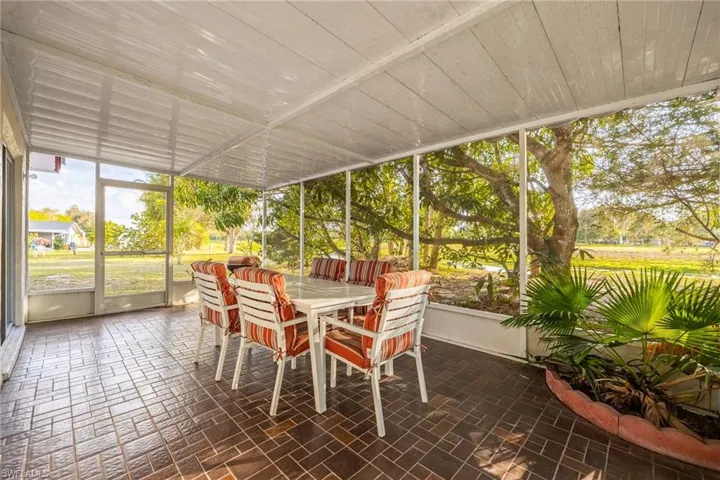 4005  School  CIR, Labelle, FL 33935