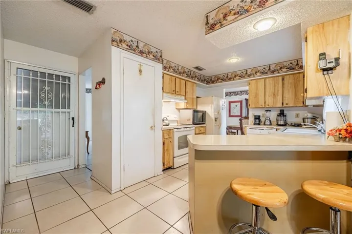 4005  School  CIR, Labelle, FL 33935