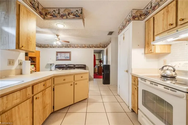4005  School  CIR, Labelle, FL 33935