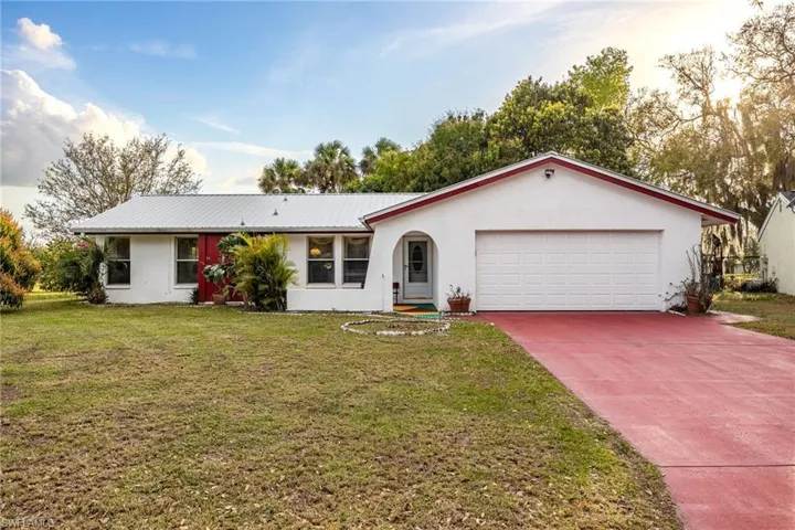4005  School  CIR, Labelle, FL 33935