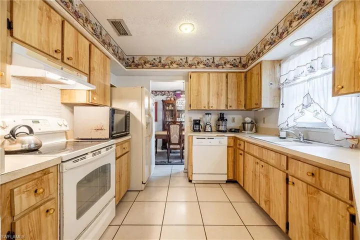 4005  School  CIR, Labelle, FL 33935