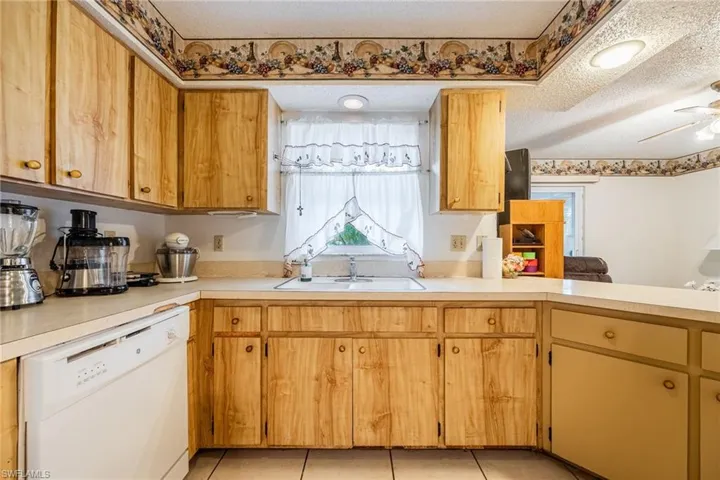 4005  School  CIR, Labelle, FL 33935