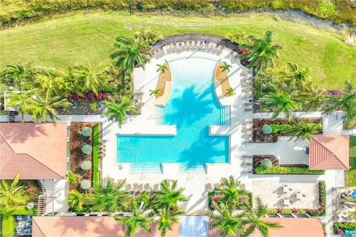 1439  Oceania S DR, Naples, FL 34113