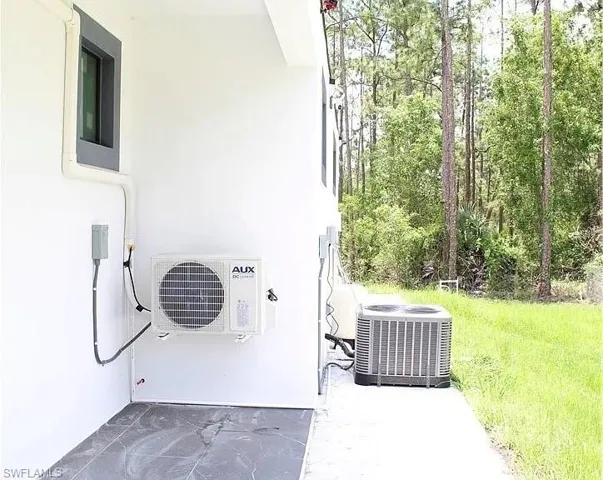 2504 E 2nd  ST, Lehigh Acres, FL 33936
