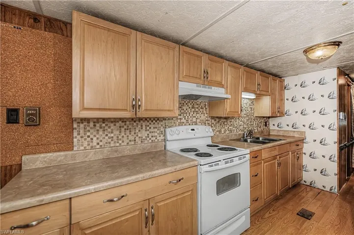 284 Blue Spring Ter, North Fort Myers, Florida 33903