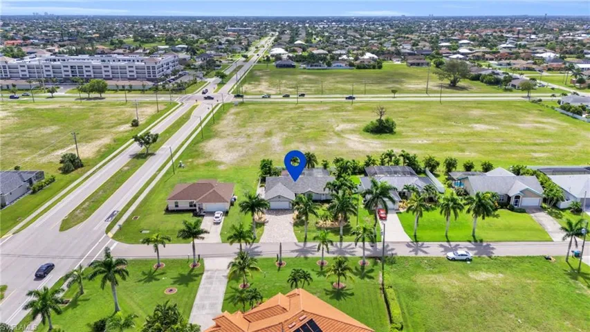 Birds eye view of property