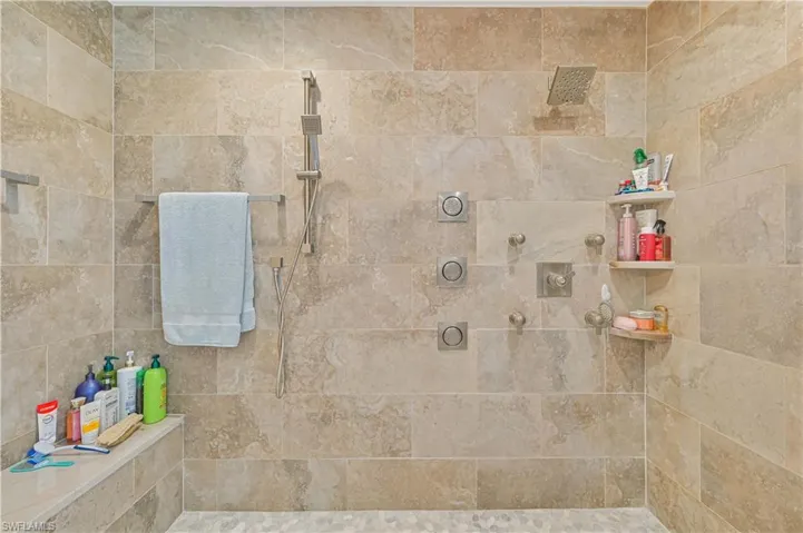 917  Albert  AVE, Lehigh Acres, FL 33971