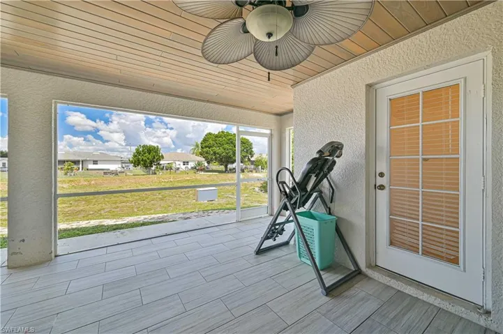 917  Albert  AVE, Lehigh Acres, FL 33971