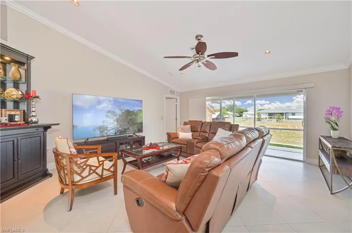 917  Albert  AVE, Lehigh Acres, FL 33971