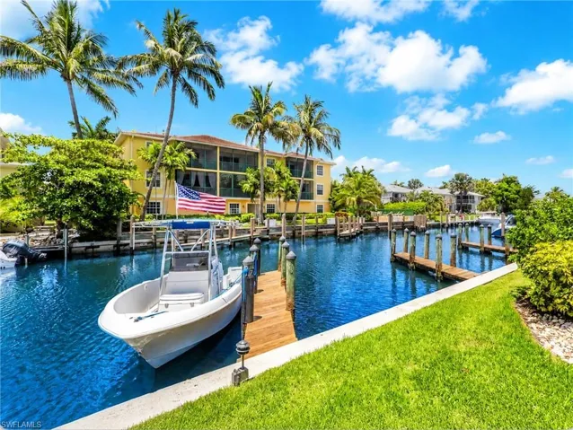 1533 Chesapeake Ave A5, Naples, Florida 34102