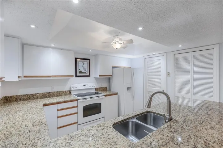 1609 Spoonbill Ln B, Naples, Florida 34105