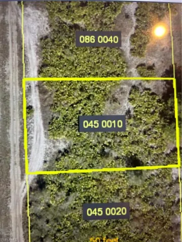 Map / location featuring property parcel outlined