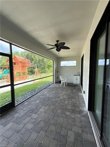 1504 Sw Santa Barbara Pl, Cape Coral, Florida 33991