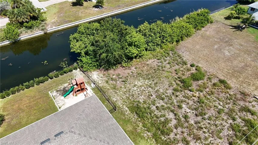 1504 Sw Santa Barbara Pl, Cape Coral, Florida 33991