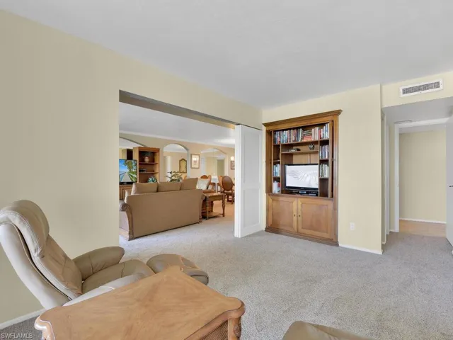 Guest Room/Den w/ Large Walk-In Closet