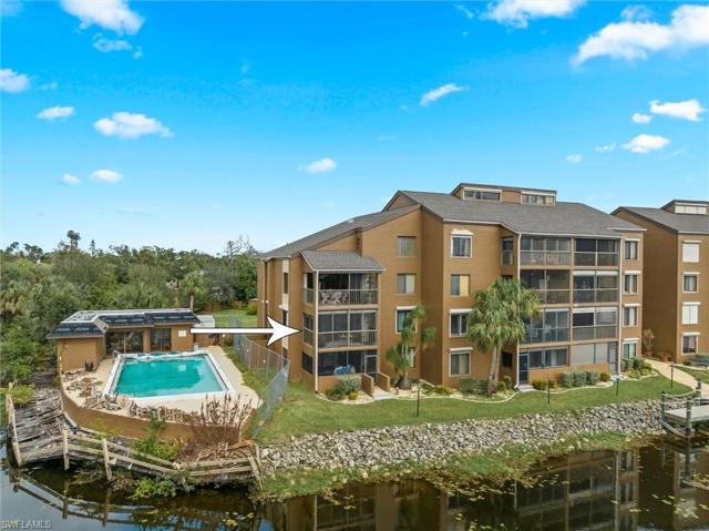 Corner, Second Floor