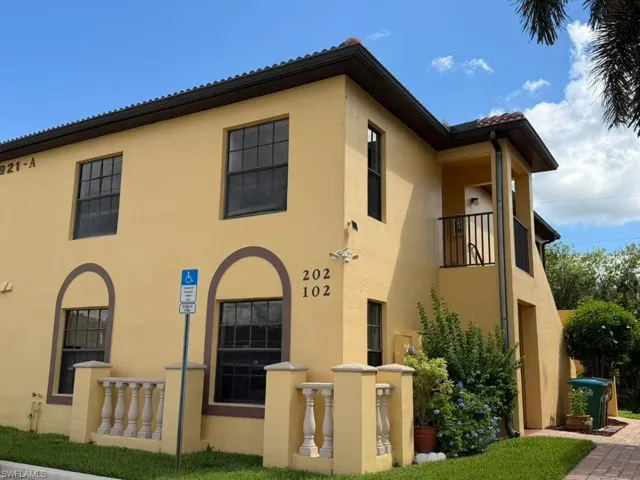 4921 Sw 16th Pl 202, Cape Coral, Florida 33914