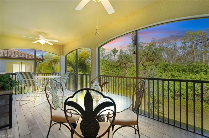 Sunroom with ceiling fan