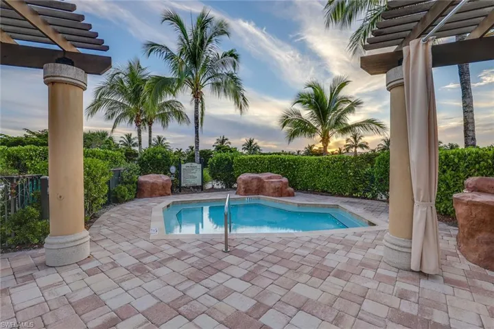 9514  Avellino  WAY, Naples, FL 34113