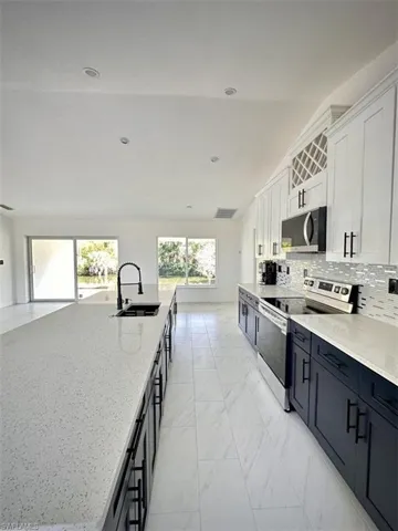 2321 Ne 39th St, Cape Coral, Florida 33909
