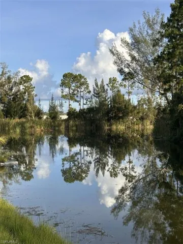 2321 Ne 39th St, Cape Coral, Florida 33909
