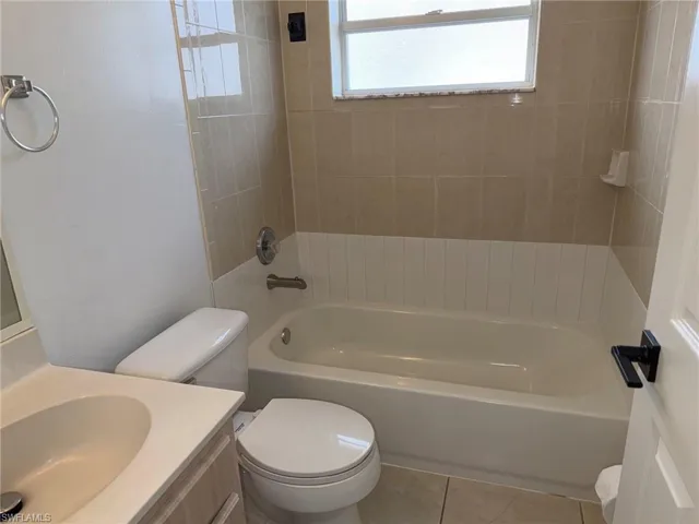 920 Se 6th Ct, Cape Coral, Florida 33990