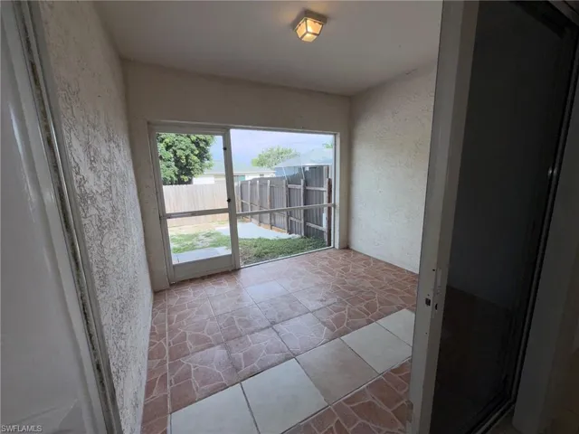 920 Se 6th Ct, Cape Coral, Florida 33990