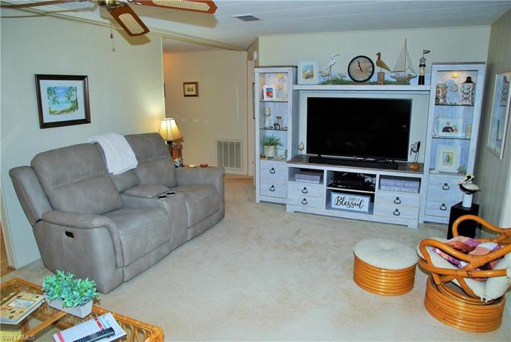 360  Middlecoff  CT, North Fort Myers, FL 33903