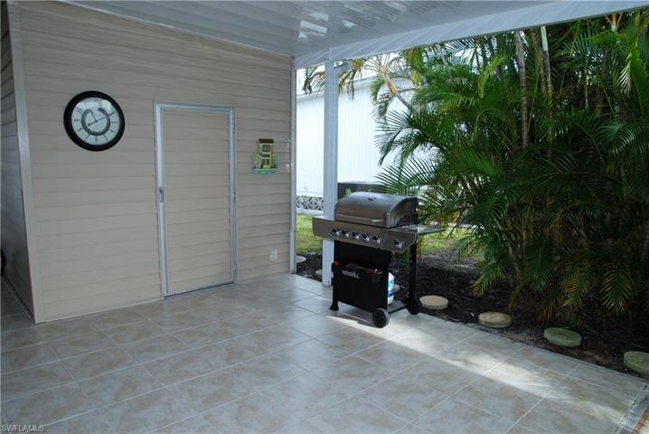360  Middlecoff  CT, North Fort Myers, FL 33903