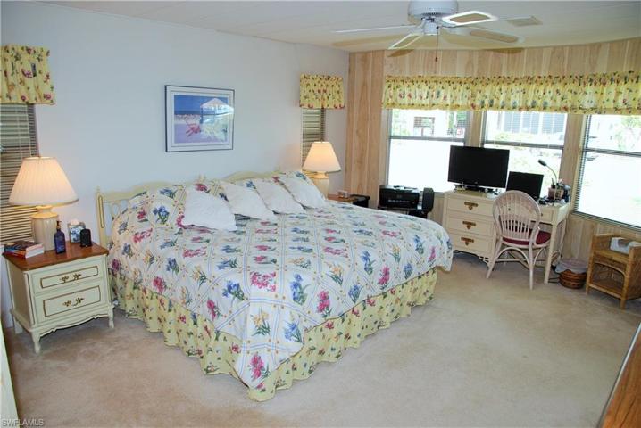 360  Middlecoff  CT, North Fort Myers, FL 33903