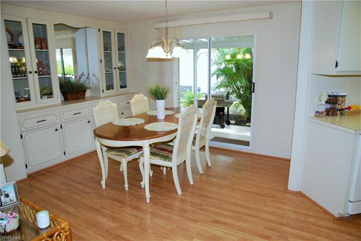 360  Middlecoff  CT, North Fort Myers, FL 33903