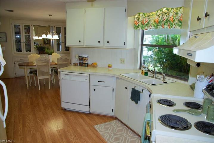 360  Middlecoff  CT, North Fort Myers, FL 33903
