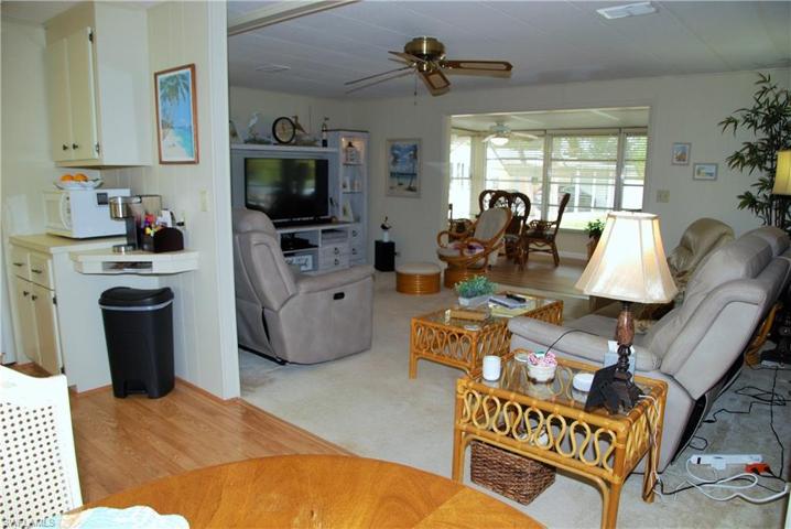 360  Middlecoff  CT, North Fort Myers, FL 33903