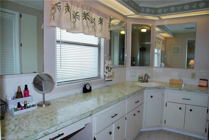 360  Middlecoff  CT, North Fort Myers, FL 33903