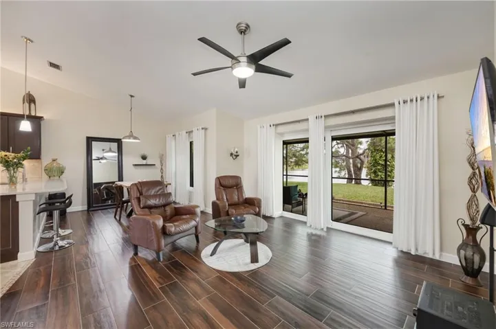 1324  Monarch  CIR, Naples, FL 34116